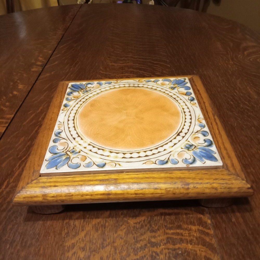 Italian Glazed Terracotta Oak Framed Tile Trivet